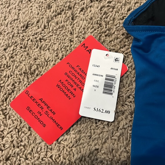 ⚡️NWT⚡️Magicsuit Danika Halter Swimsuit - Picture 16 of 16